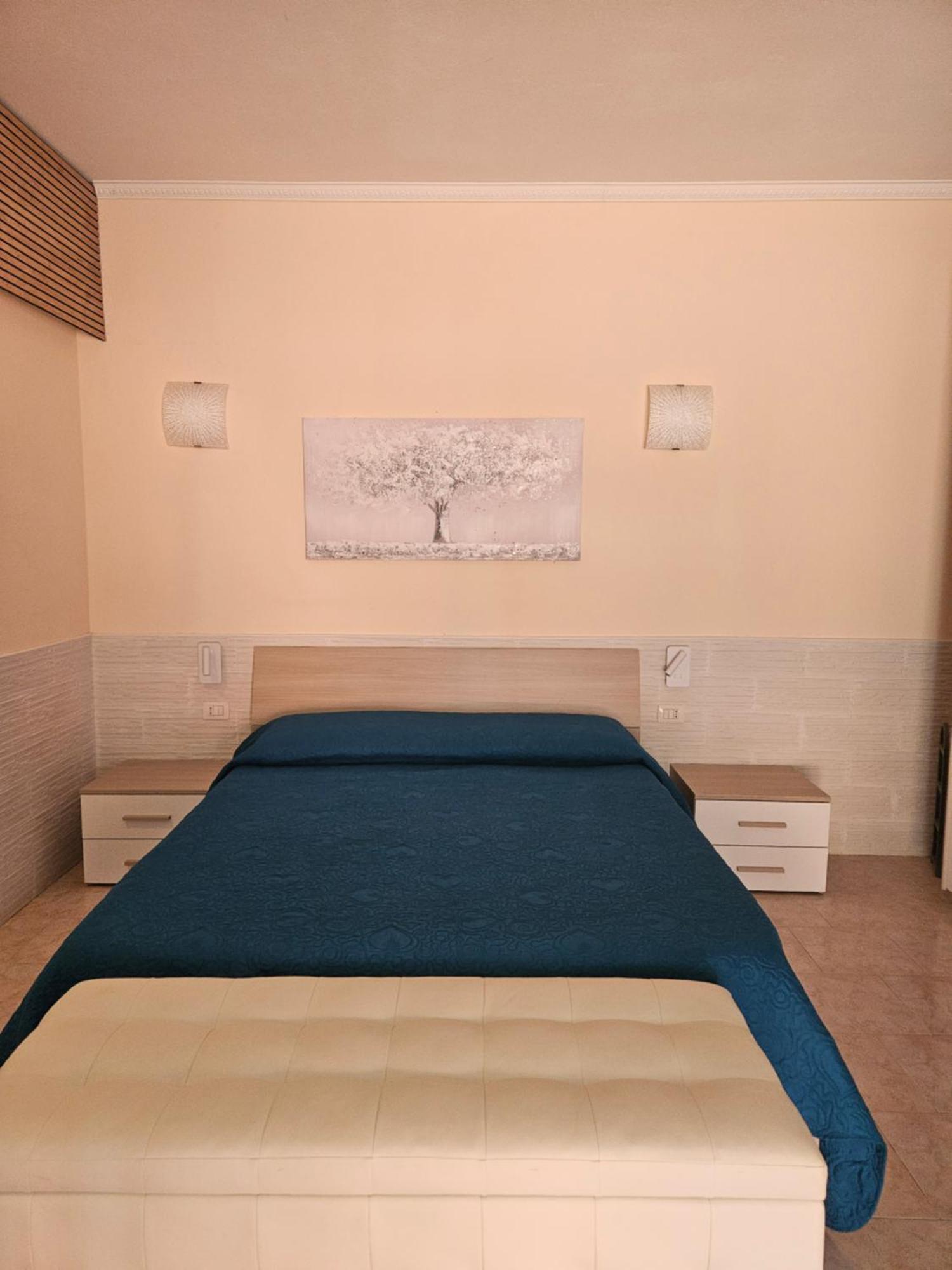 La Rosa Dei Venti B&B Chia Bagian luar foto