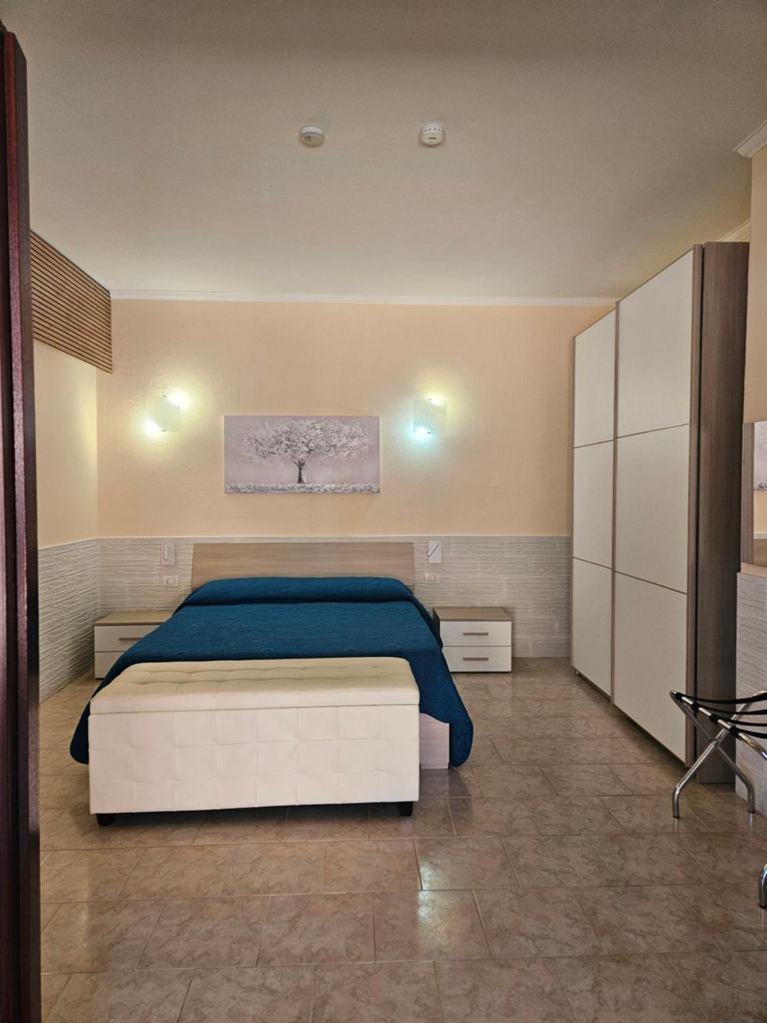La Rosa Dei Venti B&B Chia Bagian luar foto