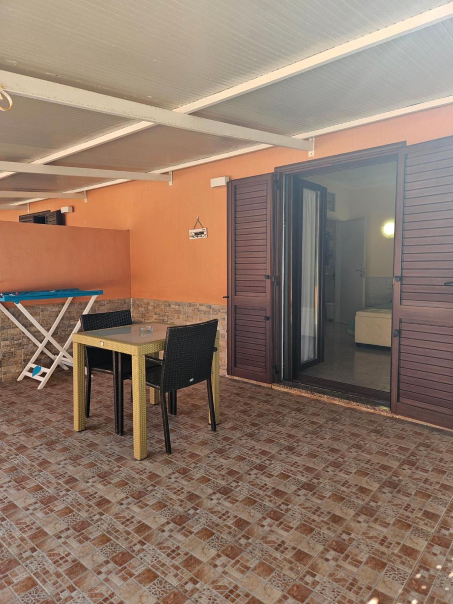 La Rosa Dei Venti B&B Chia Bagian luar foto